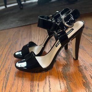 Karl Lagerfeld Black Patent Leather Heels